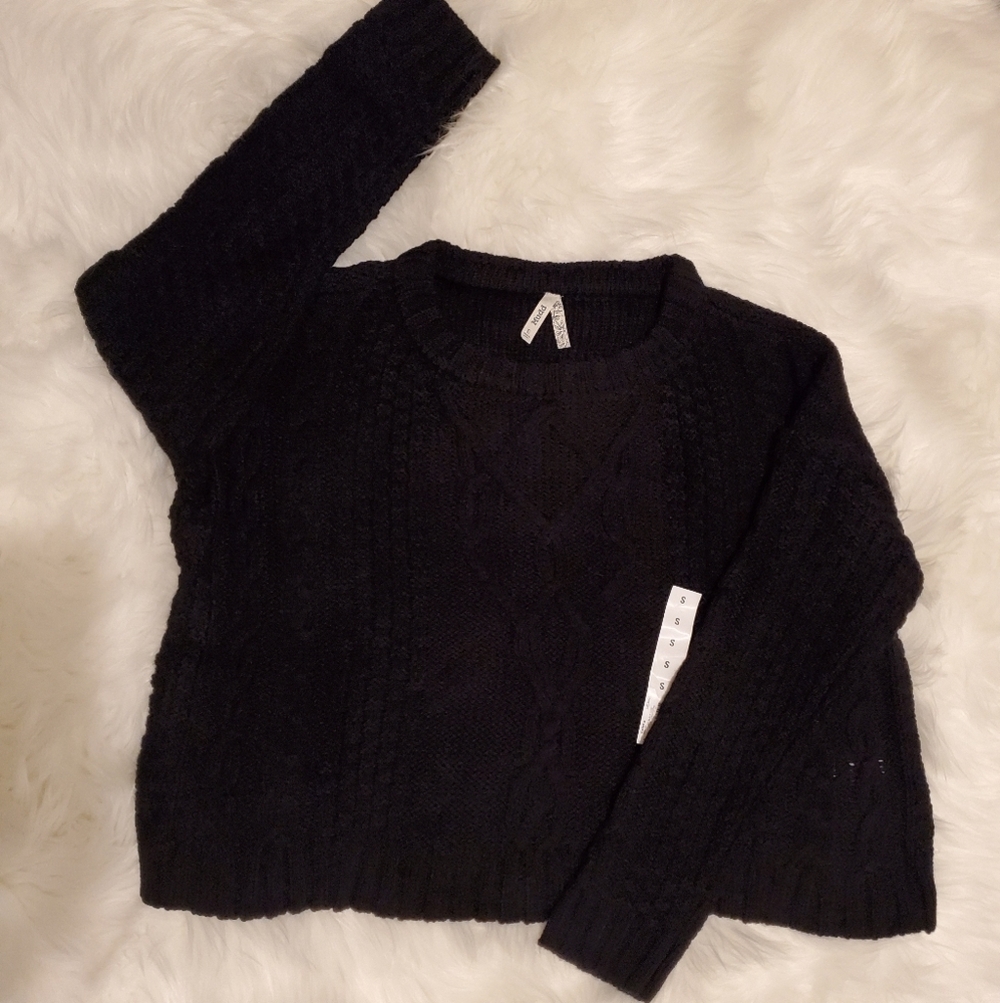 🆕️ Beautiful Black Sweater - Picture 3 of 3